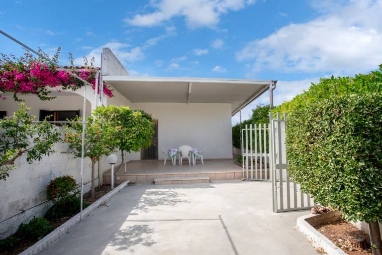 Family-oriented nice vacation home with garden | Beach nearby | Pets allowed — photo 3