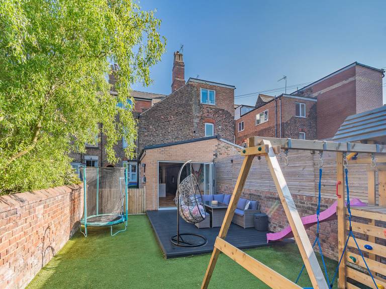 Cottage with barbeque & garden | River view in Bridlington