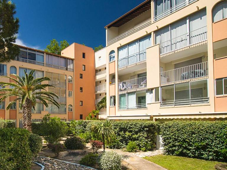 Apartment with patio & pool | Next to the beach | Dogs allowed — photo 2