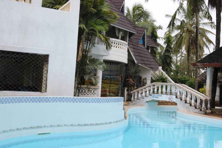 Hostel  Galu Beach