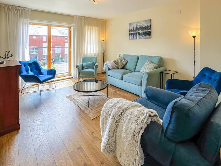 Child-friendly cottage with garden | River view | Pets allowed in Swansea