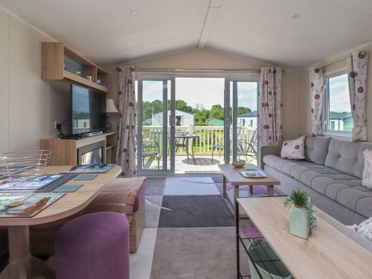 Cottage Settle