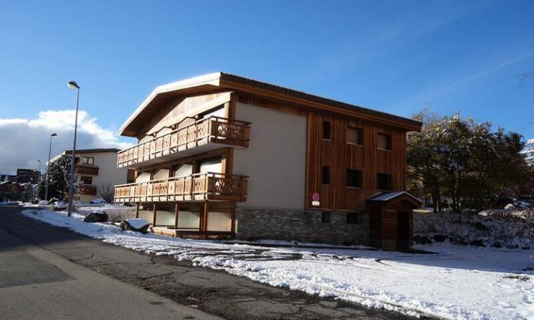 300m from resort center, balcony, tv, ski locker, 30m², Alpe d'Huez in Huez
