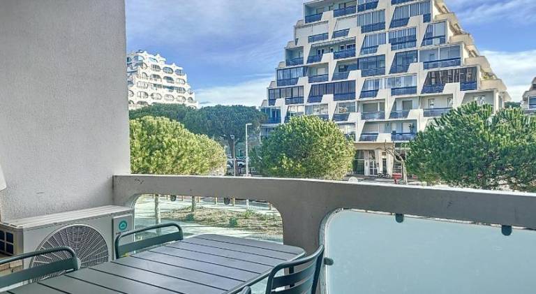 Fully equipped lovely rental apartment with terrace | Next to the beach | Perfect for remote work | Pet-friendly — photo 3