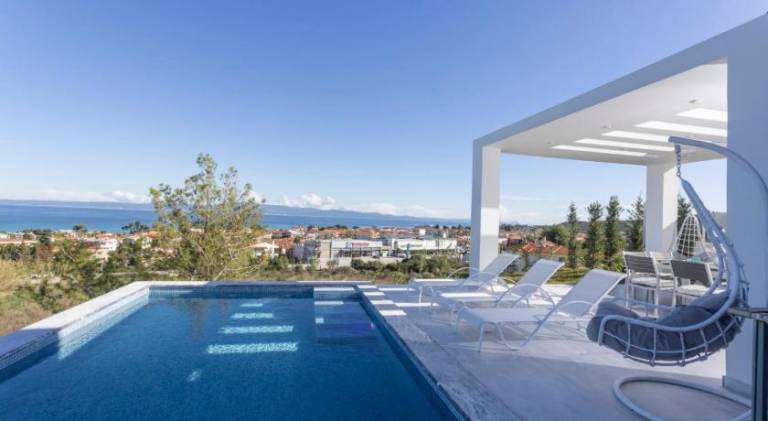 Fully equipped villa with patio, barbeque & garden | Pets allowed — photo 4