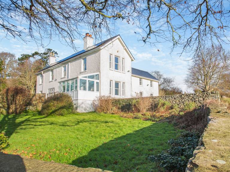 Cottage  Llysfaen