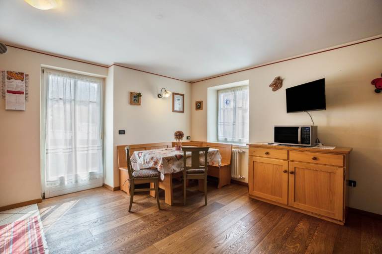 Fully equipped pleasant apartment with patio | Mountain view | Suitable for remote work | Pets are welcome — photo 2