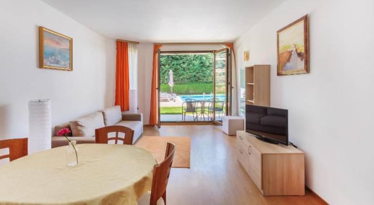 Holiday apartment with terrace, pool & barbeque | Good for workation | Pets allowed — photo 4