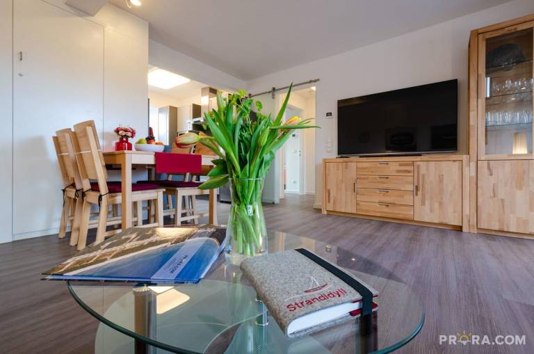 FeWo Strandidyll: Stilvolle 77m² Ferienwohnung mit Meerblick und Balkon — photo 3