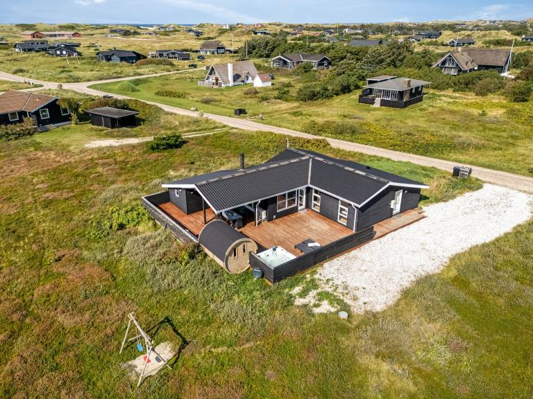 Charming holiday home near the North Sea, with outdoor sauna and outdoor spa. — photo 2