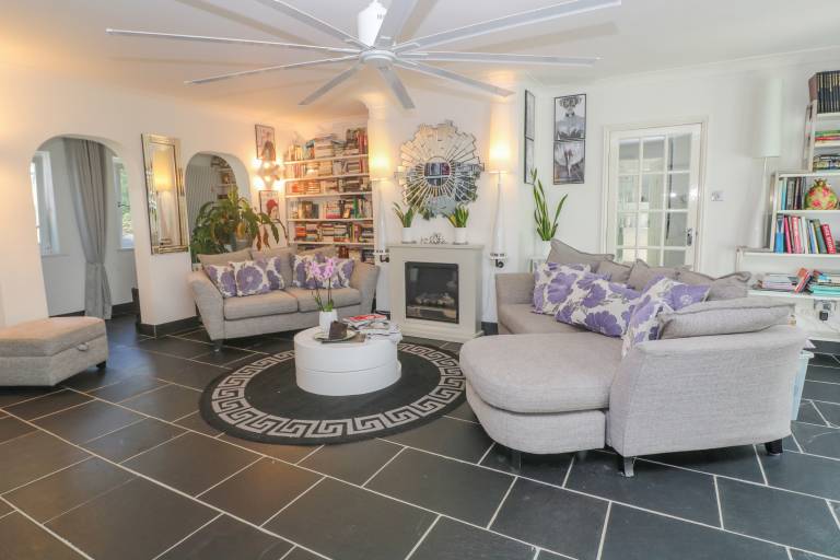 Cottage with garden & jacuzzi | Beach view — photo 5