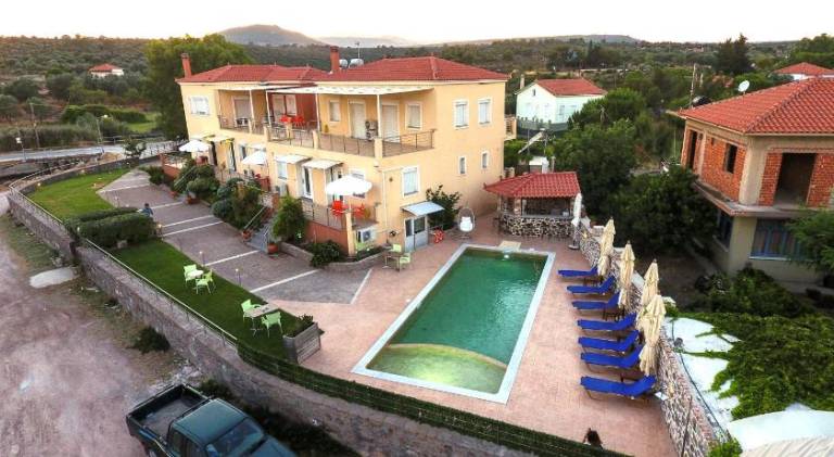 Apartment with garden, pool & terrace | Pets allowed in Lesvos