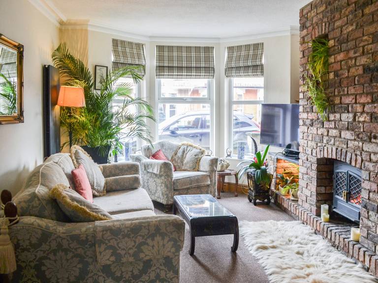 Child-friendly cottage with grill & yard | River view | Pets are welcome in Mablethorpe