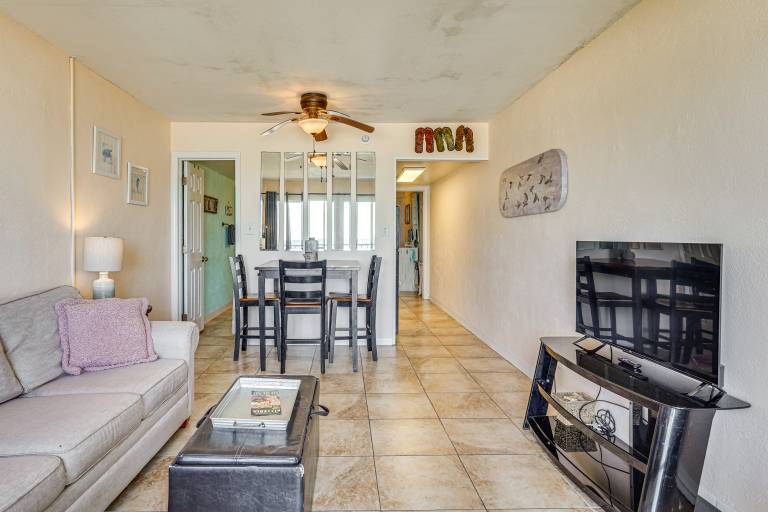 Prime Beach Access & Gulf-View Balcony! PBC Condo — photo 5
