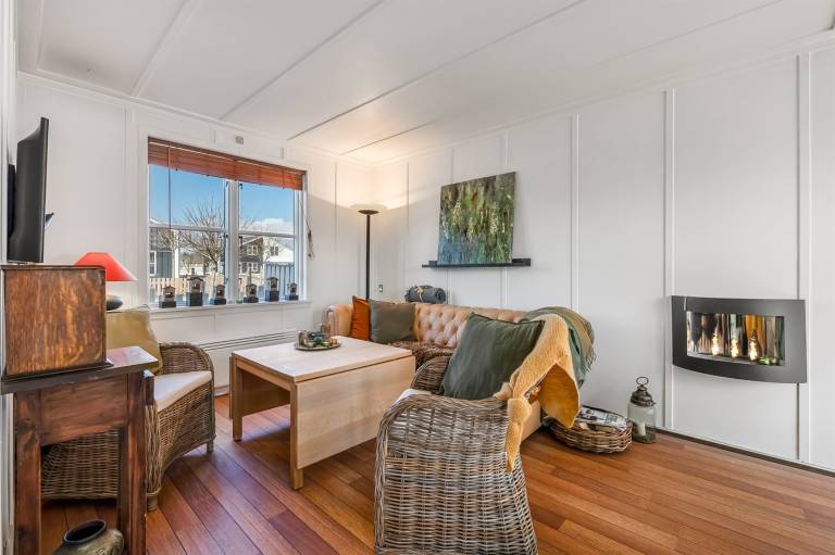 Rental apartment with BBQ & patio | Sea view — photo 3