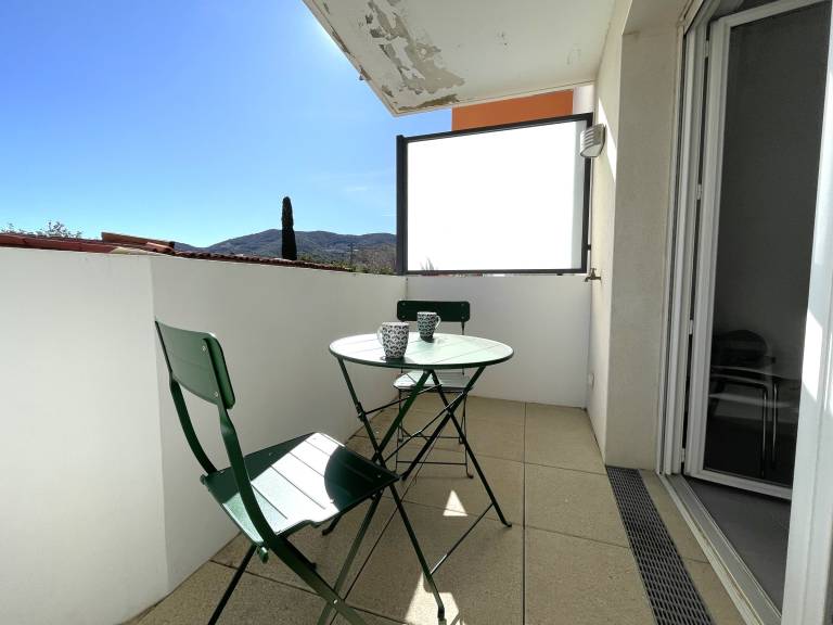 Calm studio with terrace and parking 5 min from beach — photo 4