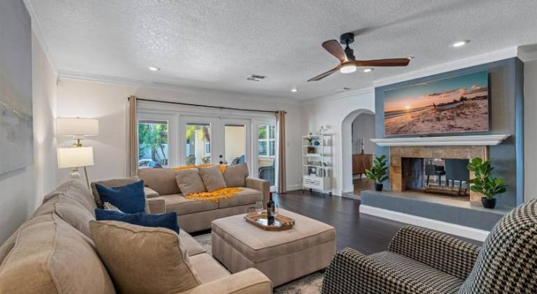 House with pool & jacuzzi | Perfect for remote work — photo 3