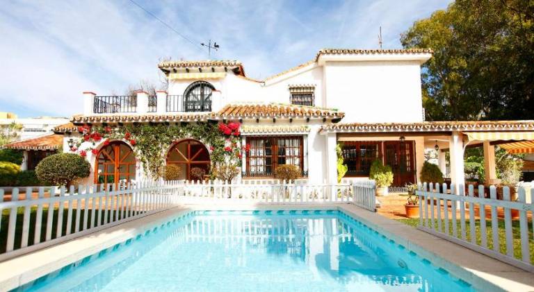 Villa with private pool, yard & patio in Torremolinos