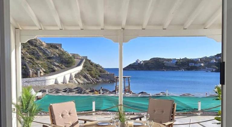 Rental apartment | Next to the beach | Pets are welcome in Syros