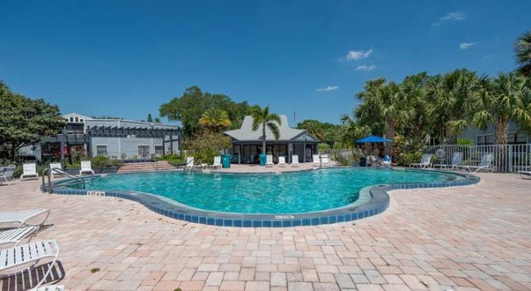 Vacation home with jacuzzi & pool — photo 3