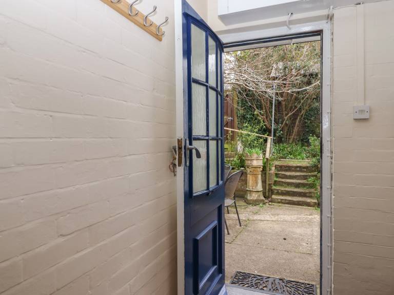 Fully equipped cottage with yard | Beach view | Next to the beach | Pets are welcome — photo 3