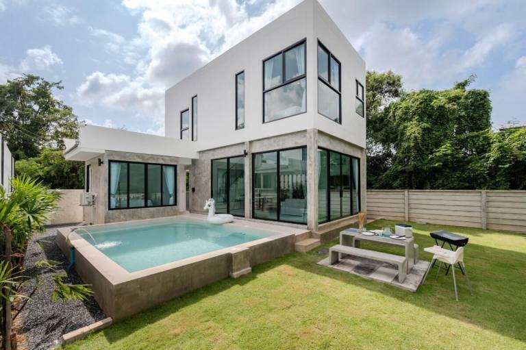 Vacation home with terrace, BBQ & private pool | Suitable for remote work | Pet-friendly — photo 3