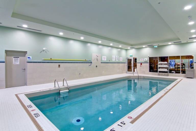 Holiday Inn Express & Suites Oshawa Downtown By IHG — photo 5