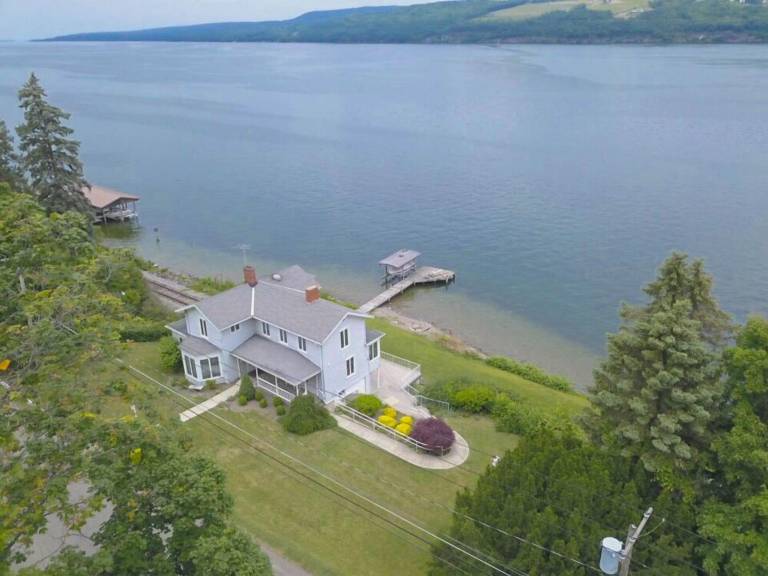 Cottage  Watkins Glen