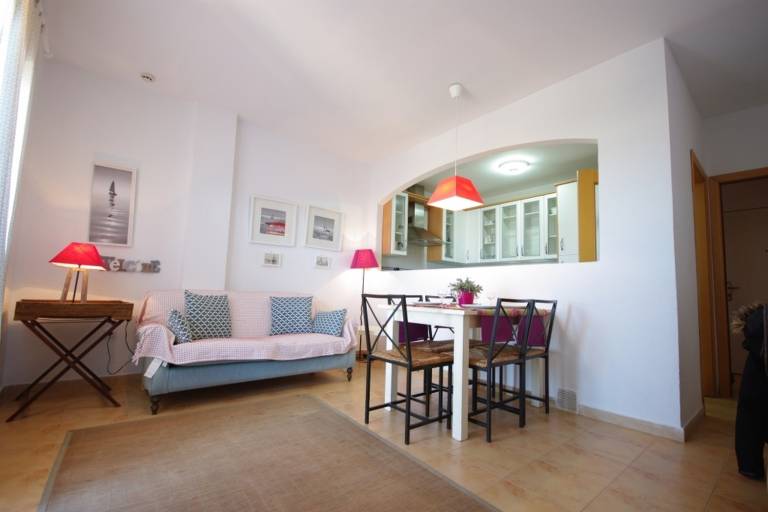 Apartment with pool & terrace — photo 4