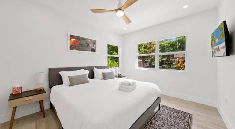 Villa with jacuzzi & pool | Near Little Havana — photo 2