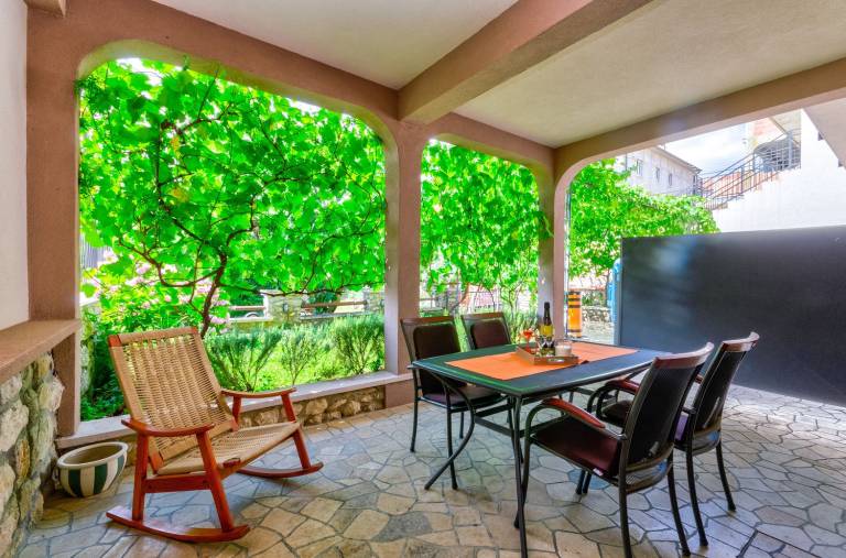 Beautiful rental apartment with grill, terrace & yard | Perfect for remote work | Pets are welcome in Crikvenica