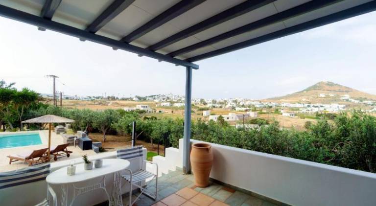 House with jacuzzi, yard & terrace | Good for workation — photo 3