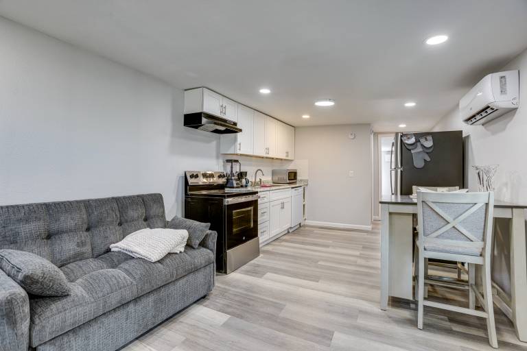 Prime I 10 610 Access Houston Home Base