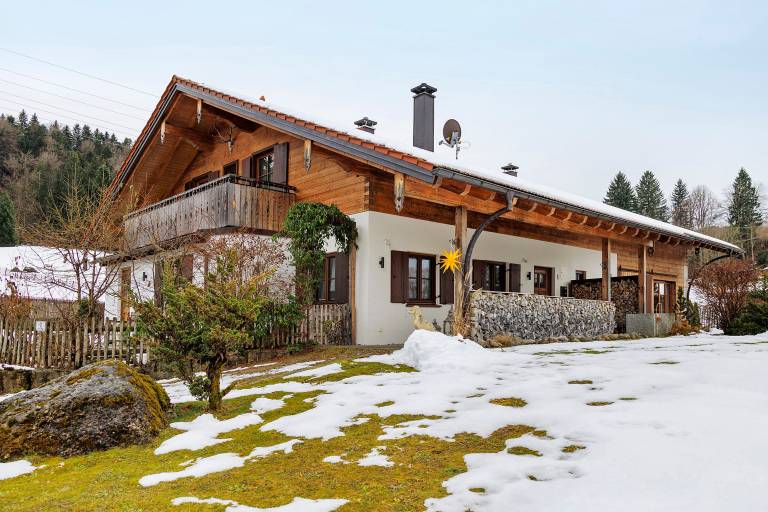 Holiday Home 'Fluh' with Mountain View, Private Terrace and Wi-Fi — photo 4