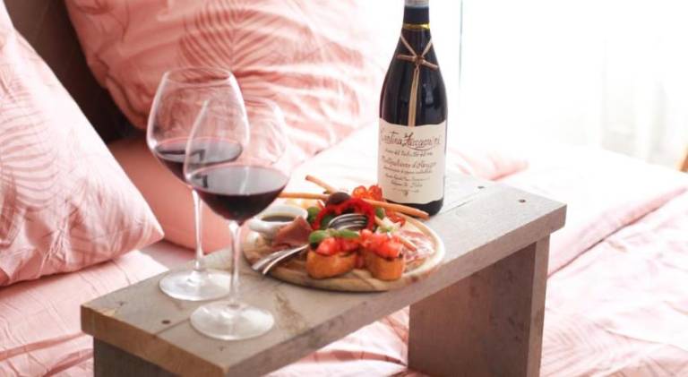 Bed and Wine Nonsolovino