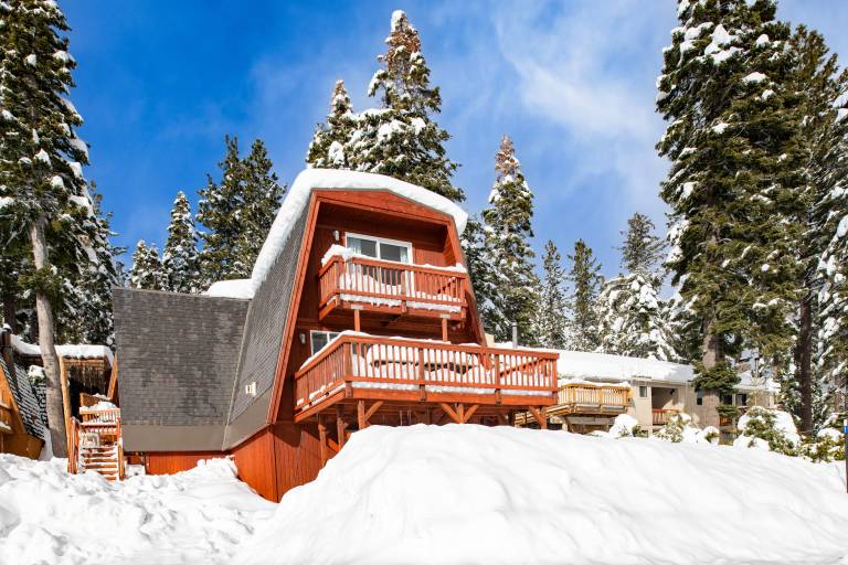 Chickadee by AvantStay Modern A Frame Cabin