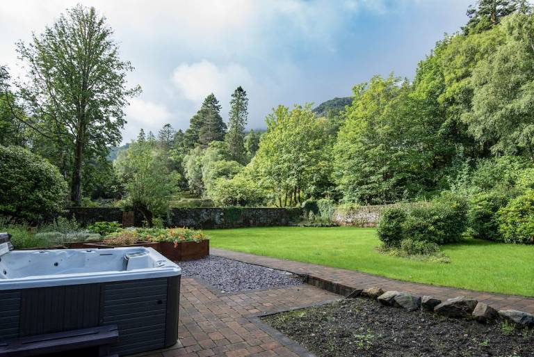 Family-oriented pleasant villa with BBQ, terrace & garden | Pets are welcome — photo 2