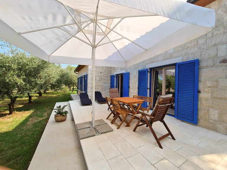 Vacation home with terrace & barbecue — photo 3