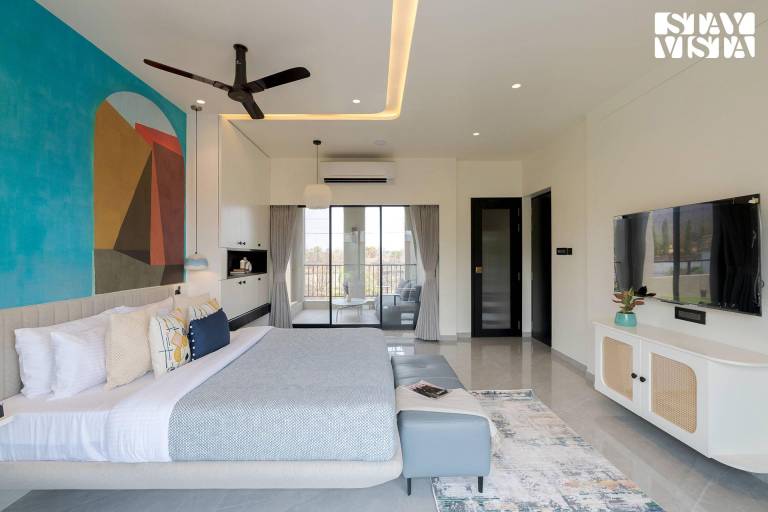 Ample villa with patio, private pool & hot tub | Perfect for remote work | Pets allowed — photo 2