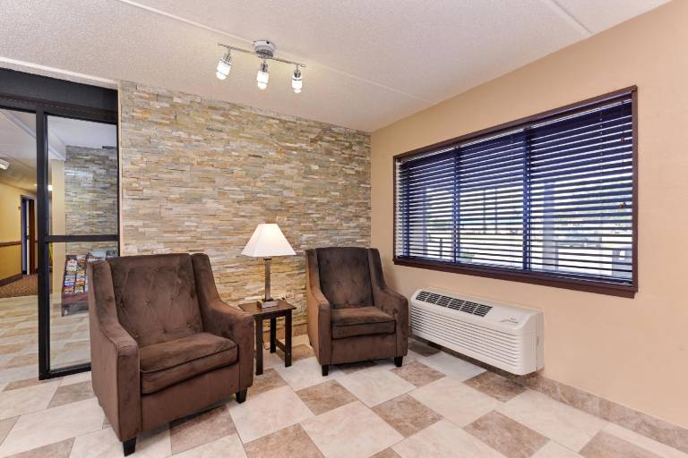Americas Best Value Inn Clear Lake — photo 3
