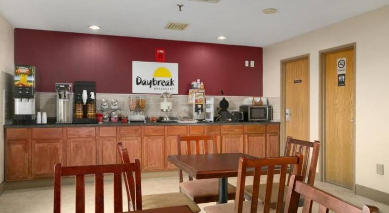 Days Inn by Wyndham Anderson IN — photo 4
