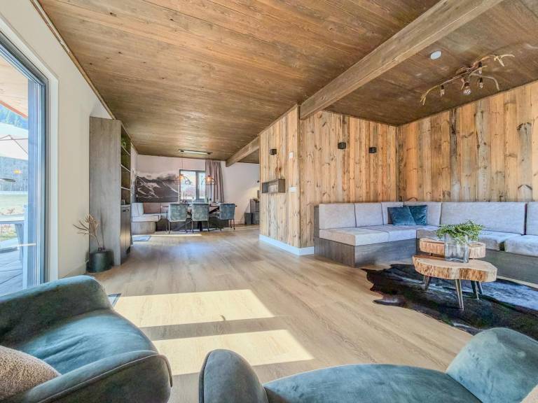 Chalet with patio — photo 3