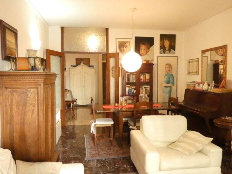 Rental apartment with 3 rooms for 6 persons — photo 2