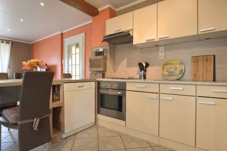 Cottage with yard, terrace & BBQ | Sea view — photo 4