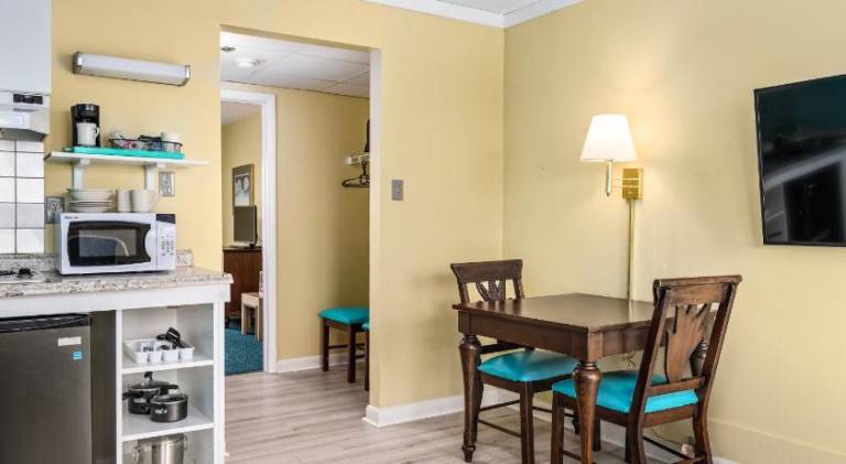 Cayman Suites Hotel — photo 3