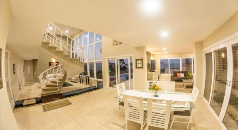 Vacation home with pool | Close to the beach | Pets are welcome — photo 5