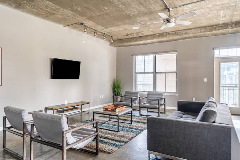 Kasa Family friendly 2BD Downtown Austin