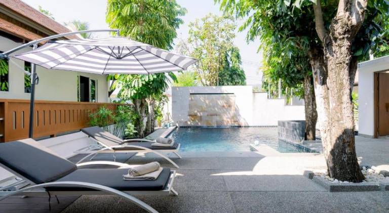 Serviced apartment with garden, terrace & hot tub | Pets allowed — photo 3