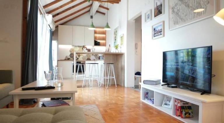 Modern Loft with Balcony in the heart of Sofia — photo 3