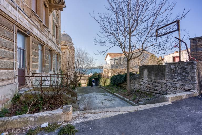 Beautiful holiday apartment with yard, BBQ & terrace | Dogs allowed in Pula